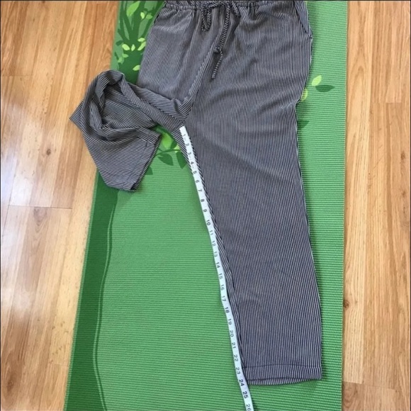 BNWT Storia Jumpsuit. Size M. Pinstripes. - Picture 5 of 6